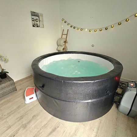 Апартаменти Le Pont T3 Etoile Avec Jacuzzi Сен-Мелуар-дез-Онд Екстер'єр фото